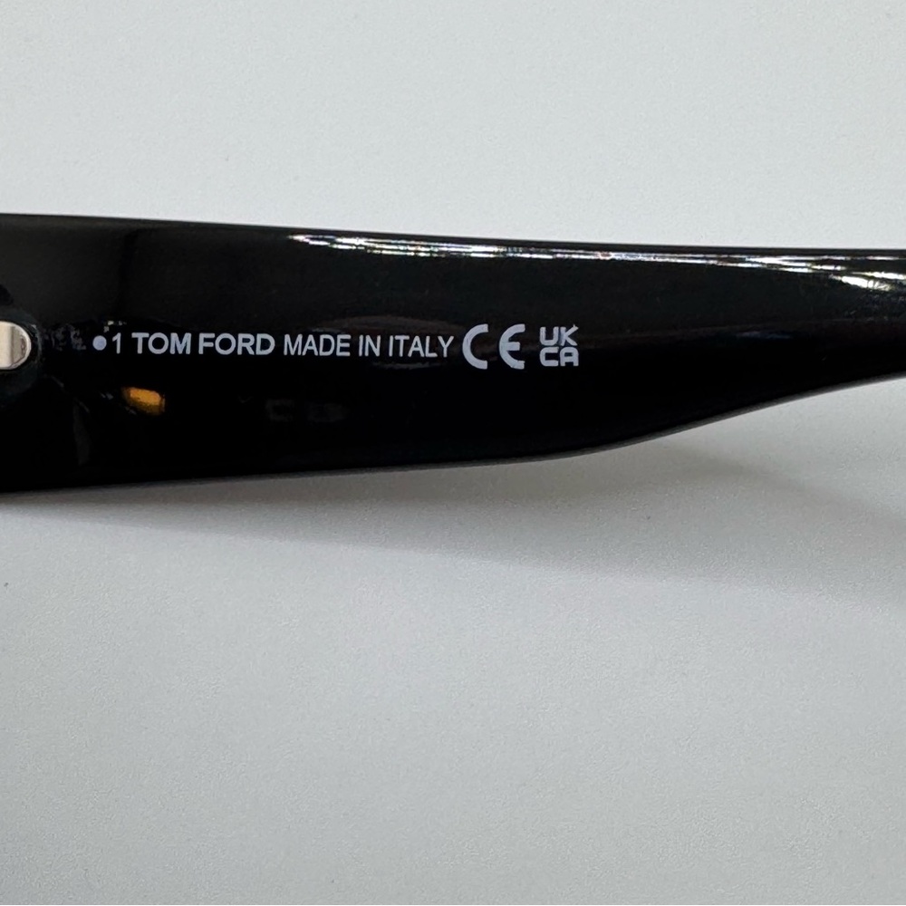 Tom Ford - sunglasses with case - Like New - never worn - 53-19-145 - Picture 6 of 15
